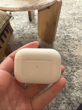 Wireless Earbuds Charging Case - White